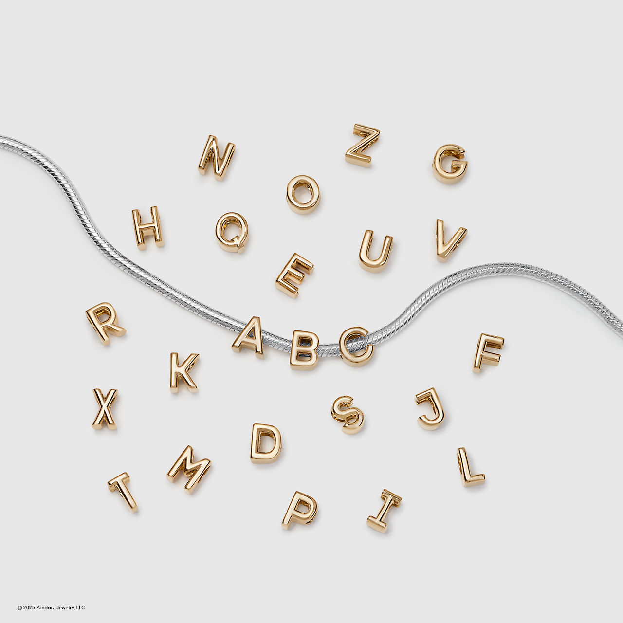 Pandora - Campaign 176 - Your story in 14k gold. - EN - 1280x1280 Pandora - Campaign 176 - Your story in 14k gold. - EN - 1280x1280
