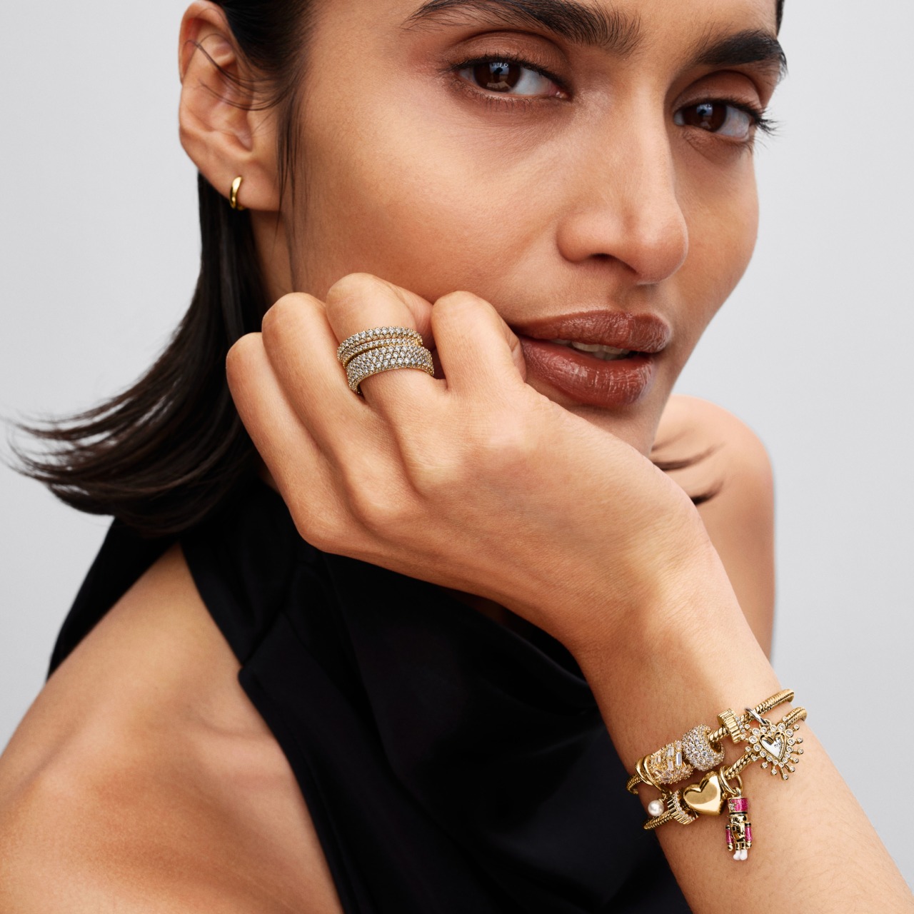 Pandora - Campaign 192 - BLACK FRIDAY SALE IS HERE! - EN - Image Set 1 - 1280x1280